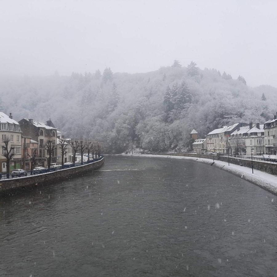 Golden Lion Panzió Bouillon Kültér fotó