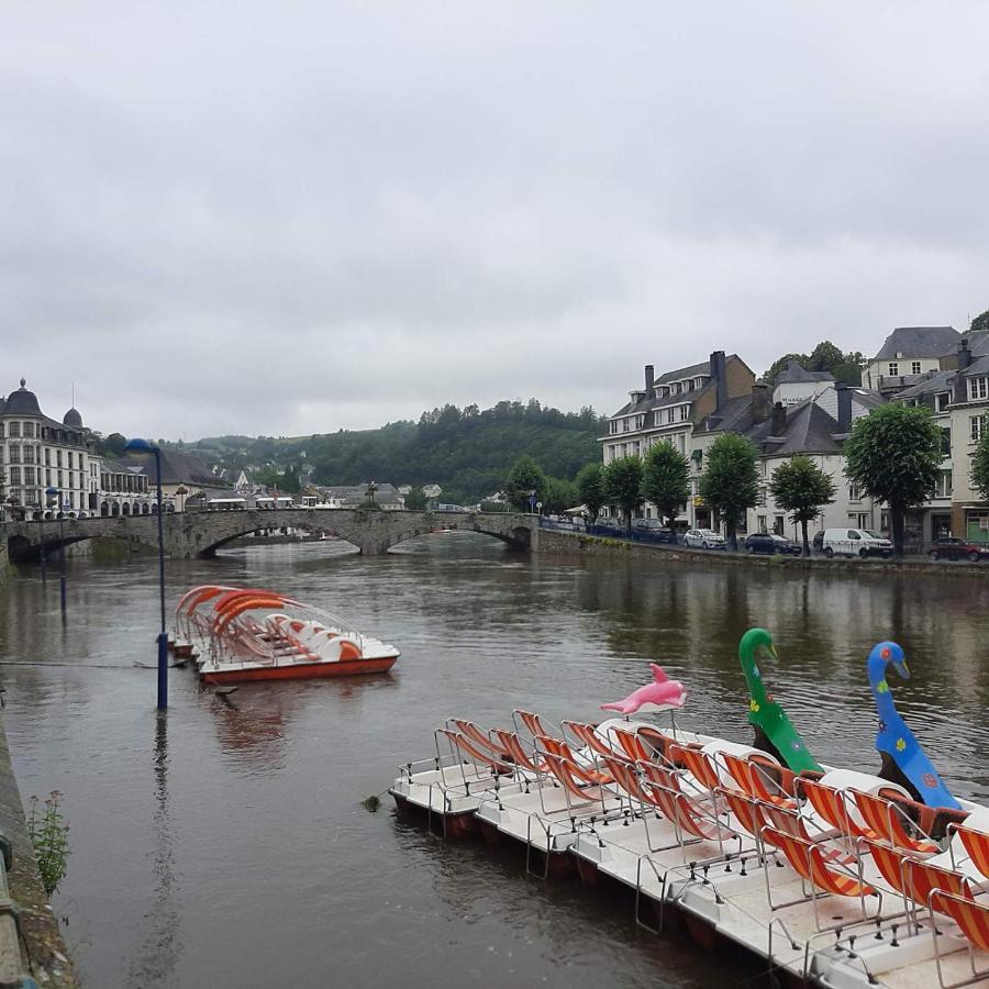 Golden Lion Panzió Bouillon Kültér fotó