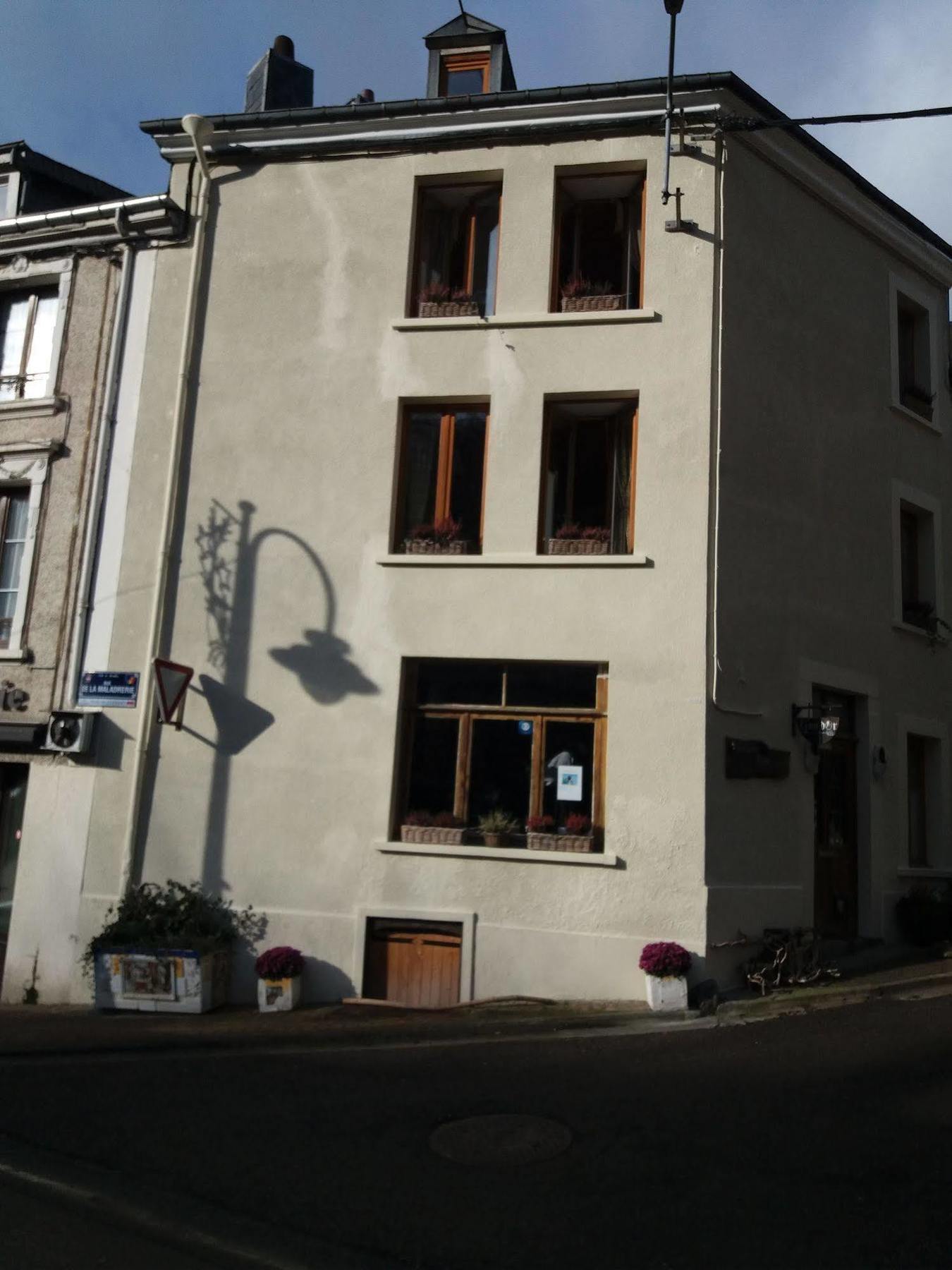 Golden Lion Panzió Bouillon Kültér fotó
